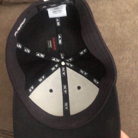 Adidas x TaylorMade fitted hat - Picture 4 of 6